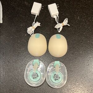 Willow 360 Breast Pump Set with Chargers